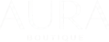 Logo aura boutique en color blanco México importación de moda