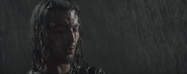 clip benab sous la pluie en studio fond noir