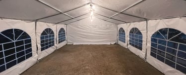 éclairage guirlande guinguette dans tente de réception