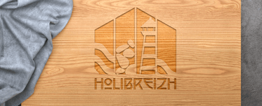 Logo Holibreizh rendu sur incrustation bois