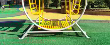 Especialistas en diseño de espacios verdes, transformamos tu jardín con césped artificial sostenible