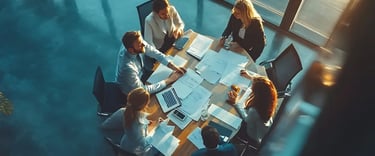 Time comercial de associação de proteção veicular dependendo de indicações para crescer