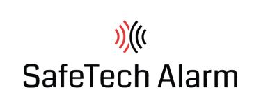 SafeTech Alarm logotyp – svart och röd vågsymbol med företagsnamn i svart text