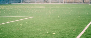 Soluciones de césped artificial para grandes espacios y áreas deportivas. Superficies resistentes, s