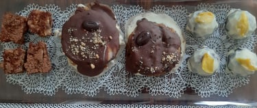 chocolaatjes van pleunmaaktook via instagram met dadel, koffie en mangosmaak