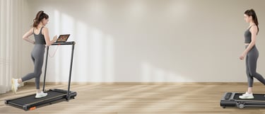 deux femmes sur un tapis roulant