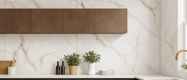 Porcelanato monolitico en la pared de una cocina en Zeramiq, Caracas.