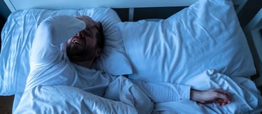 homme qui ne dort pas : sommeil , insomnie le magnétiseur votre allié