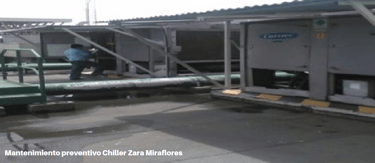Mantenimiento preventivo de equipos Chiller en los exteriores de Zara, Miraflores, Guatemala