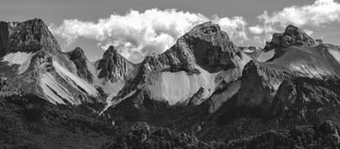 Tête de Vachères, Roc de Garnesier, et Chamousset. Vus depuis le Col des Prêtres