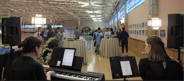 DÚO PIANO Y FLAUTA TRAVESERA (MÚSICA FONDO EN 1º EVENTO EMPRESARIAL «FUNDACIÓN BREOGÁN» 05/05/2024)