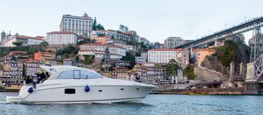 Private luxury yacht for Douro cruises in Porto, Portugal, with bow sunbed, 3 lounges