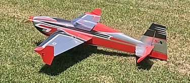 Mike G Extra 330SX (sunny) 