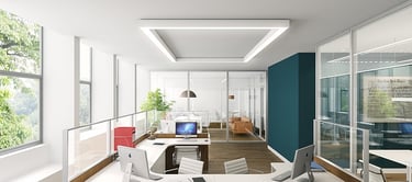 renovation de bureaux tendance avec postes de travail et cloisonnement vitré