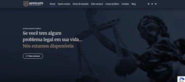 Law firm website banner featuring Lady Justice statue and legal consulting services in Portuguese.