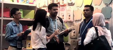 The company's booth at the exhibition attracted many visitors