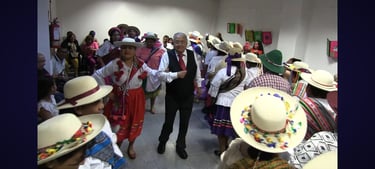 PRESENTACIÓN DEL LIBRO: EL MÁGICO MUNDO DE LA PELUQUERÍA DEL ESCRITOR RAMÓN HÉCTOR ROMERO. HUAYNO.