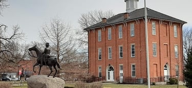 STAUE AND BUILDING IN SMALL TOWN OF SUNBURY OHIO