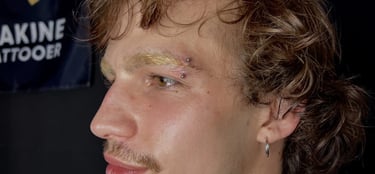 piercing na sobrancelha