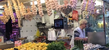 puesto de verduras en el Mercado central de Valencia.