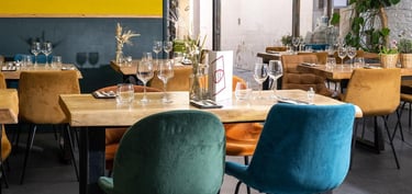 intérieur du restaurant Le Poisson Rouge à Cassis