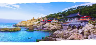 Foto de fundo da página com vista panorâmica de templo tradicional em Busan, Coreia do Sul