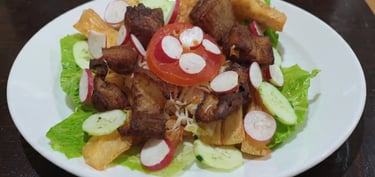 yuca con chicharrón 
