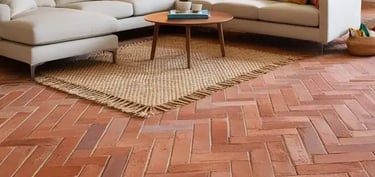 tomettes-briquettes-en-terre-cuite-artisanale-sol-pose-chevron