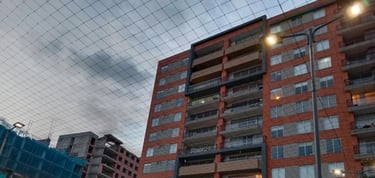 Cerramiento deportivo de un conjunto