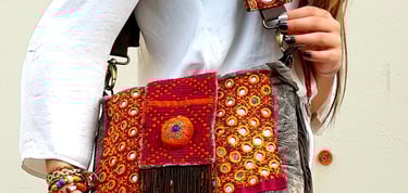 la Gypsy Bag e' un turbine di colori e ricami