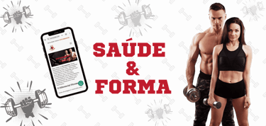 Casal fitness com halteres ao lado de celular exibindo site Fitcomsaúde,