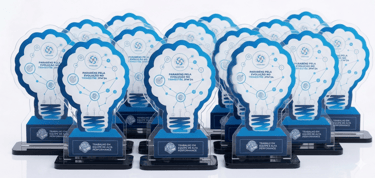 Troféus em acrilico adesivado