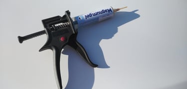 Pistolet et gel pour cafard 