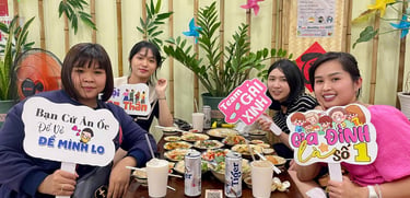Khách dễ thương tại Ốc Dì Toàn nè