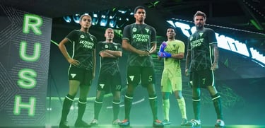 5 calciatori in posa per una foto con la scritta RUSH