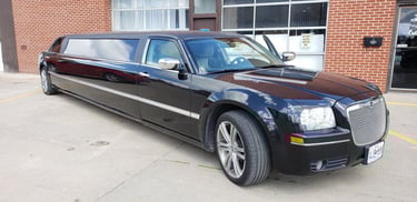 Chrysler 300 Limo Classic luxury limoin NJ, NY, MA, CT and nearby areas