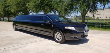 Lincoln MKT Limo for birthdays, concerts, nightlife in NJ, NY, MA, CT