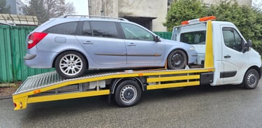 holowanie unieruchomionego pojazdu lawetą SAFECAR