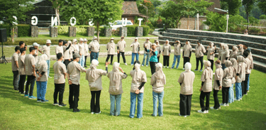 Suasana outbound Jogja penuh kebersamaan, dengan berbagai aktivitas yang mempererat hubungan tim