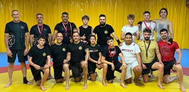 Foto grupo alumnos jiu Jitsu, boxeo y kick boxing