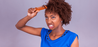 Les différentes étapes du big chop sur les cheveux crépus