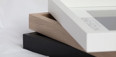 couleurs de cadre en bois au choix, noir, blanc ou chêne