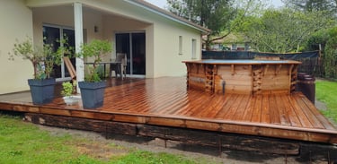 terrasse et piscine en bois