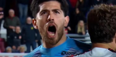 DA FALHA À REDENÇÃO: ROSSI FOI ELEITO O MELHOR JOGADOR DA PARTIDA.