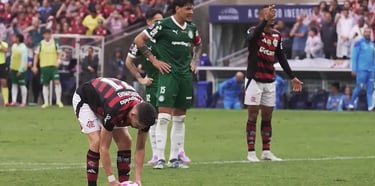 Flamengo e Palmeiras repetirão os mesmos uniformes que utilizaram em confronto pelo Brasileirão 2025