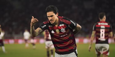 Pedro em sua comemoração clássica: Reverência.