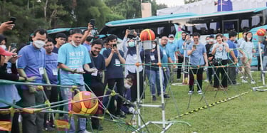 a large of people playing together at team building