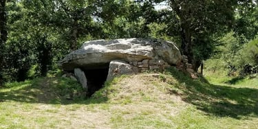 Ty Bayon - Présentation de Belz - Dolmen de Kerprovost
