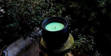 A Witch's Cauldron Candle by Rangliciene