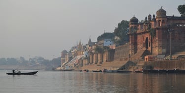 Morning Boat Ride Assi Ghat to Manikarnika Ghat & Ganga Aarti
